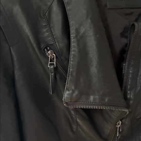 Women’s Blank NYC Black Faux Leather Moto Jacket - Sleek Asymmetric Zip - Picture 3 of 10